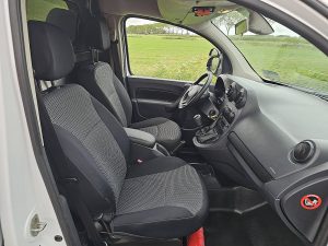 Wnętrze kabiny — Mercedes-Benz CITAN 112 benzine ac z 2018 roku