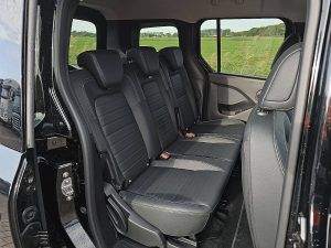 Rzędy siedzeń i ścianka działowa — Mercedes-Benz EQT L1 LED 278KM WLTP! z 2025 roku