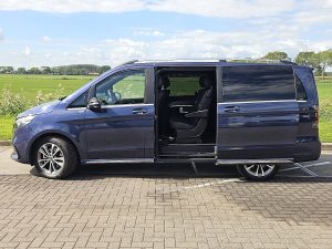 Wyposażenie specjalne, ujęcie 3 — Mercedes-Benz EQV 300 wltp 364 kms z 2024 roku