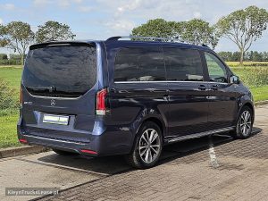 Strona pasażera z tyłu — Mercedes-Benz EQV 300 wltp 364 kms z 2024 roku