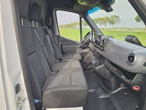 Wnętrze kabiny — Mercedes-Benz ESPRINTER L3H2 81 kWh AC/DC z 2025 roku