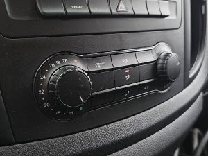 Wyposażenie specjalne wnętrza — Mercedes-Benz EVITO 66Kwh Wltp 292 kms z 2022 roku