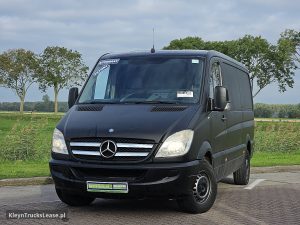 Przód pojazdu — Mercedes-Benz SPRINTER z 2009 roku