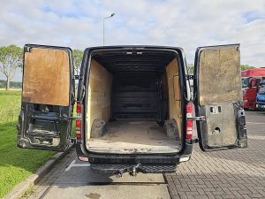 Przestrzeń ładunkowa — Mercedes-Benz SPRINTER z 2009 roku