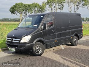 Strona kierowcy z przodu — Mercedes-Benz SPRINTER z 2009 roku