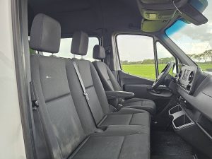 Wnętrze kabiny — Mercedes-Benz SPRINTER 311 L2H2 Dubbele Cabine! z 2020 roku