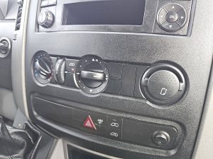 Wyposażenie specjalne wnętrza — Mercedes-Benz SPRINTER 311 L3H2 Post-Nl Koerier z 2018 roku