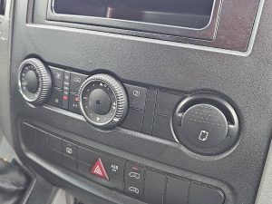 Wyposażenie specjalne wnętrza — Mercedes-Benz SPRINTER 313 Maxi rolstoel z 2013 roku