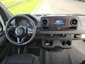 Deska rozdzielcza i stanowisko kierowcy — Mercedes-Benz SPRINTER 314 ac automaat EURO6 z 2020 roku