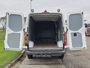 Przestrzeń ładunkowa — Mercedes-Benz SPRINTER 314 L2H1 RWD Trekhaak z 2018 roku