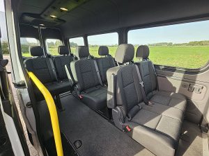 Rzędy siedzeń i ścianka działowa — Mercedes-Benz SPRINTER 314 L3H2 9-Pers 2x Airco z 2019 roku