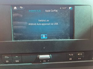 Ekran z Apple CarPlay — Mercedes-Benz SPRINTER 315 ac aut laadklep EUR6 z 2023 roku