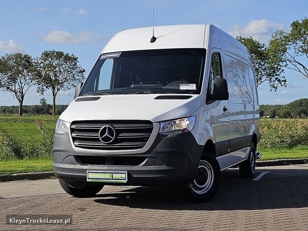 Mercedes-Benz SPRINTER 315 ac automaat EURO6 z 2023 roku, blaszak z zagranicy — przód pojazdu