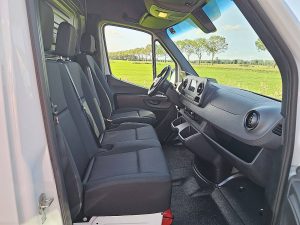 Wnętrze kabiny — Mercedes-Benz SPRINTER 315 ac automaat EURO6 z 2023 roku