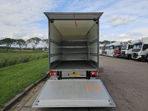 Przestrzeń ładunkowa — Mercedes-Benz SPRINTER 315 ac automaat EURO6 z 2023 roku