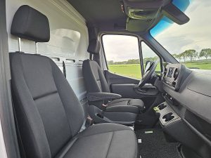 Wnętrze kabiny — Mercedes-Benz SPRINTER 315 ac automaat EURO6 z 2023 roku