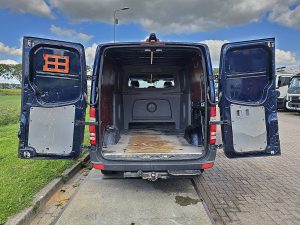 Przestrzeń ładunkowa — Mercedes-Benz SPRINTER 316 ac automaat dub cab z 2015 roku