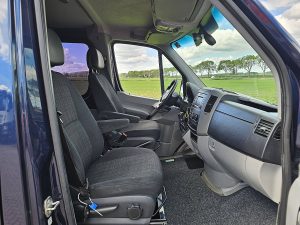 Wnętrze kabiny — Mercedes-Benz SPRINTER 316 ac automaat dub cab z 2015 roku