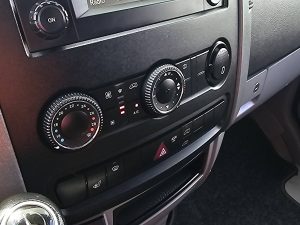 Wyposażenie specjalne wnętrza — Mercedes-Benz SPRINTER 316 ac automaat dub cab z 2015 roku