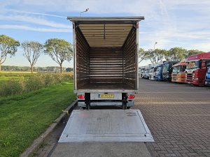 Przestrzeń ładunkowa — Mercedes-Benz SPRINTER 316 BE Combi Automaat z 2018 roku
