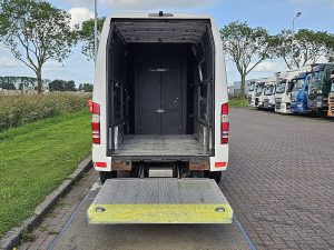 Przestrzeń ładunkowa — Mercedes-Benz SPRINTER 316 NGT aardgas EURO6 z 2018 roku