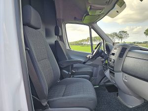 Wnętrze kabiny — Mercedes-Benz SPRINTER 316 NGT aardgas EURO6 z 2018 roku