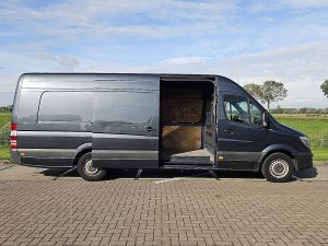 Drzwi boczne przestrzeni ładunkowej — Mercedes-Benz SPRINTER 316 XL L4 ac EURO6 z 2017 roku