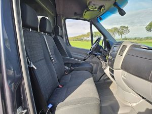 Wnętrze kabiny — Mercedes-Benz SPRINTER 316 XL L4 ac EURO6 z 2017 roku