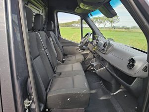 Wnętrze kabiny — Mercedes-Benz SPRINTER 317 L2H2 3.5t Trekhaak z 2023 roku