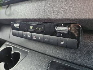 Wyposażenie specjalne wnętrza — Mercedes-Benz SPRINTER 317 L2H2 LED Mbux10 Navi z 2024 roku