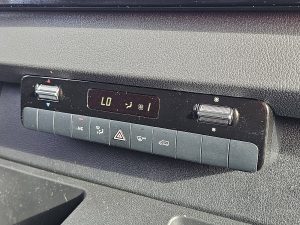 Wyposażenie specjalne wnętrza — Mercedes-Benz SPRINTER 317 L2H2 Mbux10 LED AC! z 2024 roku