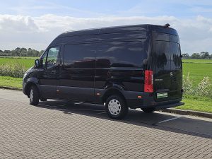 Strona kierowcy z tyłu — Mercedes-Benz SPRINTER 317 L2H2 Navi Mbux AC z 2023 roku