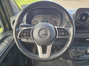Wyposażenie specjalne wnętrza, ujęcie 2 — Mercedes-Benz SPRINTER 317 L2H2 RWD Mbux AC z 2023 roku