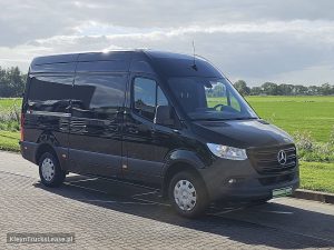 Strona pasażera z przodu — Mercedes-Benz SPRINTER 317 L2H2 RWD Mbux AC z 2023 roku
