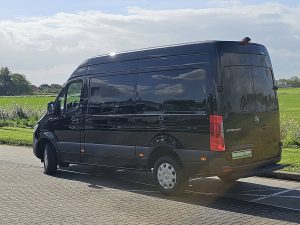 Strona kierowcy z tyłu — Mercedes-Benz SPRINTER 317 L2H2 RWD Mbux AC z 2023 roku