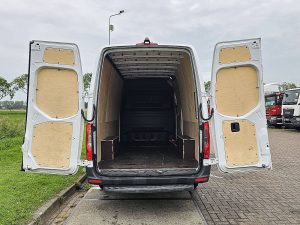Przestrzeń ładunkowa — Mercedes-Benz SPRINTER 317 L3H2 Automaat MBUX10 z 2024 roku