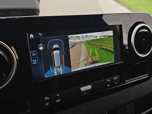 Systemy bezpieczeństwa — Mercedes-Benz SPRINTER 317 L3H2 Maxi LED Mbux10 z 2024 roku