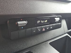 Wyposażenie specjalne wnętrza — Mercedes-Benz SPRINTER 317 L3H2 Maxi LED Mbux10 z 2024 roku