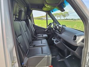 Wnętrze kabiny — Mercedes-Benz SPRINTER 319 L2H2 V6 3.5T-AHG LED z 2020 roku