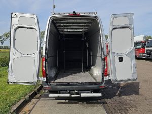 Przestrzeń ładunkowa — Mercedes-Benz SPRINTER 319 L3H2 V6 3.0Ltr Maxi! z 2019 roku