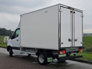 Strona kierowcy z tyłu — Mercedes-Benz SPRINTER 516 CDI 37 DL FRIGO z 2021 roku