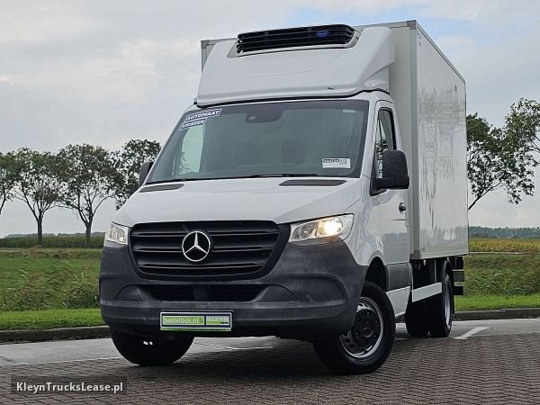 Mercedes-Benz SPRINTER 516 CDI 37 DL FRIGO z 2021 roku, chłodnia z zagranicy — przód pojazdu