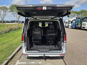 Przestrzeń ładunkowa — Mercedes-Benz V-KLASSE 250 CDI Full 7-persoons EUR6 z 2025 roku