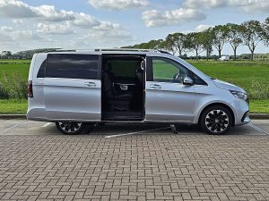 Drzwi boczne przestrzeni ładunkowej — Mercedes-Benz V-KLASSE 250 CDI Full 7-persoons EUR6 z 2025 roku