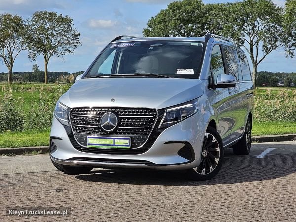 Mercedes-Benz V-KLASSE 250 CDI Full 7-persoons EUR6 z 2025 roku, do przewozu osób z zagranicy — przód pojazdu