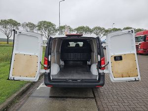 Przestrzeń ładunkowa — Mercedes-Benz VITO 110 L2 Airco Carplay ! z 2024 roku