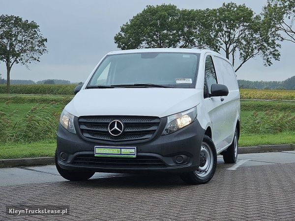 Mercedes-Benz VITO 110 L2 Airco Carplay ! z 2024 roku, blaszak z zagranicy — przód pojazdu
