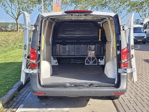 Przestrzeń ładunkowa — Mercedes-Benz VITO 110 L2 LED Euro6 Carplay z 2021 roku
