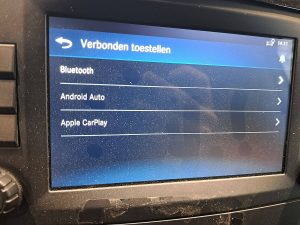 Ekran z Apple CarPlay — Mercedes-Benz VITO 110 L2 LED Euro6 Carplay z 2021 roku