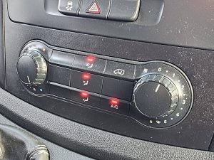 Wyposażenie specjalne wnętrza — Mercedes-Benz VITO 114 L2 Airco Euro6! z 2019 roku